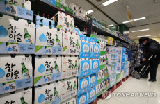 화물연대 총파업에 편의점 소주 발주 제한…주류 대란 우려