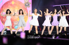 [포토]오마이걸, 다같이 던던댄스