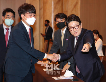 [포토] 국민의힘 인천광역시당 지방선거 당선인 워크숍 참석한 이준석 대표