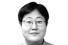[충무로에서] 북핵의 마을에 내리는 장맛비