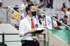 스포츠팬이라면 한번쯤 꿈꿨다…프로야구 프런트의 세계