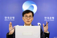 한은 첫 빅스텝…