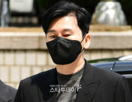 [단독] 보복 협박 양현석 8차 공판, 25일로 연기
