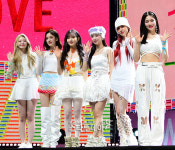 스테이씨 “신곡 뷰티풀 몬스터, 보컬로 꽉 채워진 노래”