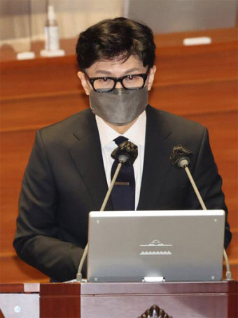 '차기 대선조사서 빼달라 하라'에…한동훈 