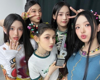 뉴진스, '더팩트뮤직어워드' 넥스트 리더…데뷔 79일 만 신인상