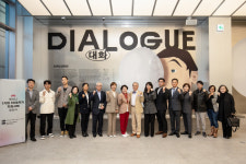 촉망받는 미술작가 4인방, 키다리아저씨 만났다