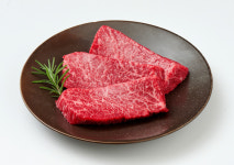 한우 파티 해볼까…고기 반값에 파는 대형마트, 갈 맛 나네