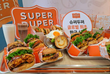 이번엔 수제버거다…美서 인기라는 슈퍼두퍼 강남점 모습은