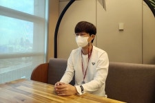 ‘메타풋볼’, 경쾌한 길거리 풋살…글로벌 축구팬과 함께~