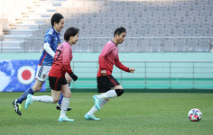 ‘우정의 몸개그’ 빛난 정진석…의원축구 한일전 결과는