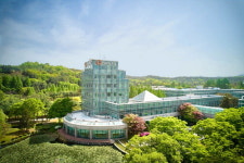 20억불 수출탑 / 한화솔루션, 화약 뛰어넘은 태양광…친환경 소재로 글로벌 선도