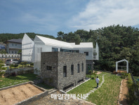 ‘바람의 검’으로 파티오(patio·공간)를 만든다-건축가 오신욱(下) [효효 아키텍트]