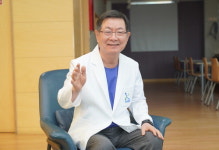 [착한리더가 세상을 바꾼다] 돈 없어서 치료 못받는 환자 없도록 해야죠
