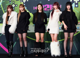 [포토] 뉴진스, 사랑스런 포즈로