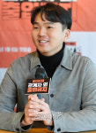 [포토] 질문에 답하는 이동원 PD