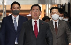 與정개특위 위원들 ‘중대선거구제’ 논의 착수…주호영 “숙의 후 입장 정할 것”