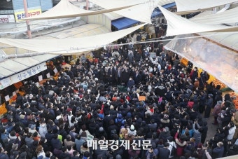 [포토]인천 모래내시장 방문한 이재명 대표