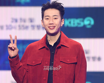 [포토]박재범, 더 시즌즈 MC 맡았어요