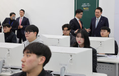 박정희가 세운 금오공대 찾아…“지방대 30곳에 1천억씩”