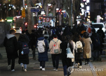 “엄마친구 아들은 학원 6개 간대”...학생 줄어도 학원은