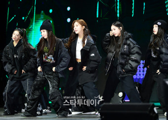 [포토] 트리플에스, 무대를 가득 메운 ‘라이징’