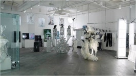 윤회, 페타메타와 제1회 전시형 패션 팝업 개최