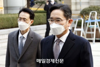 [포토] 법원 들어서는 이재용 회장