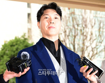 [포토] 박수홍, 친형 횡령 증인 출석