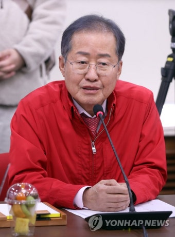 전광훈 “이 자식이 정신 나가서” 홍준표 “목회자가 욕설 달고 살아” 막말 설전