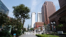 현지 사람도 극찬한 오차드로드 ‘미식’ 호텔의 정체