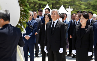 이재명 “5·18정신 헌법전문 수록 ‘원포인트’ 개헌하자”
