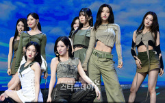 [포토] 그룹 프로미스나인, 무더위 날릴 ‘서머퀸’