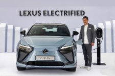 “보여줄게, 완전히 달라진 일본車”…‘굴욕’ 렉서스, 마침내 전기차 본색 [왜몰랐을카]
