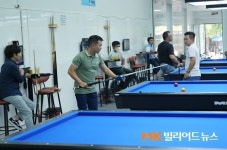 [작당 베트남 호치민당구클럽 가보니] 오전부터 남녀노소 고객 북적, 당구장 한곳 직원만 10명