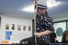 쿠드롱 산체스 자네티가 ‘좋아요’ 누르는 재야의 ‘당구 인플루언서’ 이재춘 씨