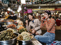 “여기가 이렇게 젊은 곳이었나”…요즘 애들이 더 잘 간다, 전통시장