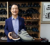 외국인 64명 발 스캔하러 다닌 사장님…“참전용사에게 이건희 신발”