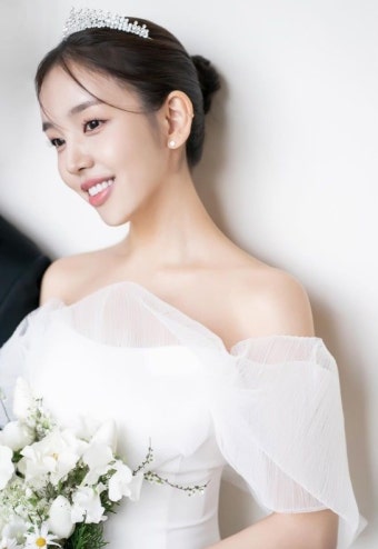 ‘8월 결혼’ 백아연 웨딩화보 공개...“이제 정말 얼마 안 남아”