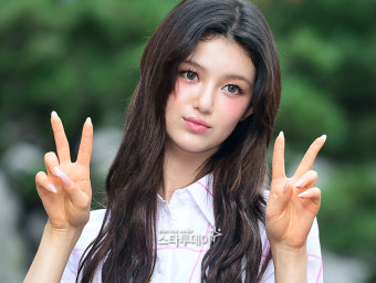 [포토]다니엘, 출근길 브이