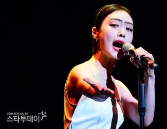 ‘프리다’ 환생했나…김히어라, 화려한 본업 복귀 [커튼콜]