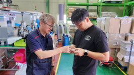 간단명료 화법이 명령조 될수있어 … 귀 열어야 신뢰 싹터