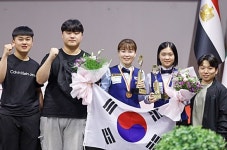 이신영 한국당구 새 역사 썼다…韓 최초 세계3쿠션 여왕 등극