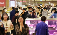백화점 수백만원 한우·효도가전 완판 … 전통시장은 매출 반토막