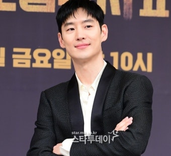 이제훈, 허혈성 대장염 응급수술…부국제 박은빈 단독 사회