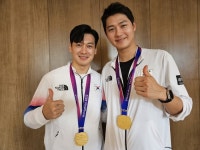 펜싱 구본길·오상욱 “8년간 이룬 금자탑, 내년 파리에서도 함께 역사 쓰자”
