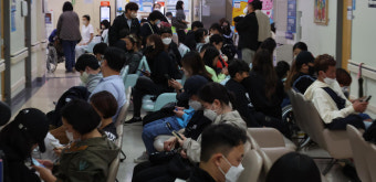 의대정원 얼마나 늘까...복지차관 “의사수 문제해결 수준으로 늘릴것”