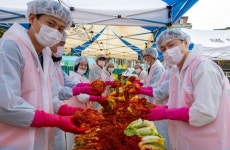 호반그룹, 사내 임직원 봉사단 혜명보육원서 ‘사랑의 김장 나눔’ 진행