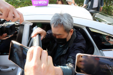 ‘수원 전세사기’ 의혹 정씨 부부 구속···아들은 기각