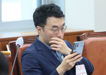 ‘김남국 코인’ 슬그머니 재상장…6000만원 찍은 비트코인 일단 ‘주춤’ [매일코인]